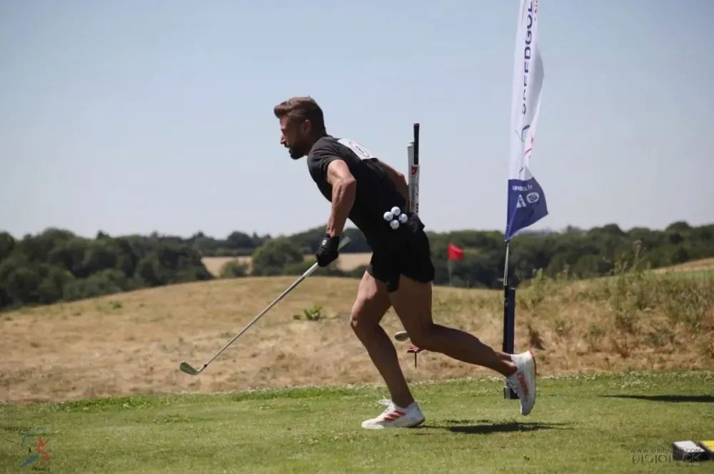 James Hardy runs with a golf club at the French Speedgolf Open.